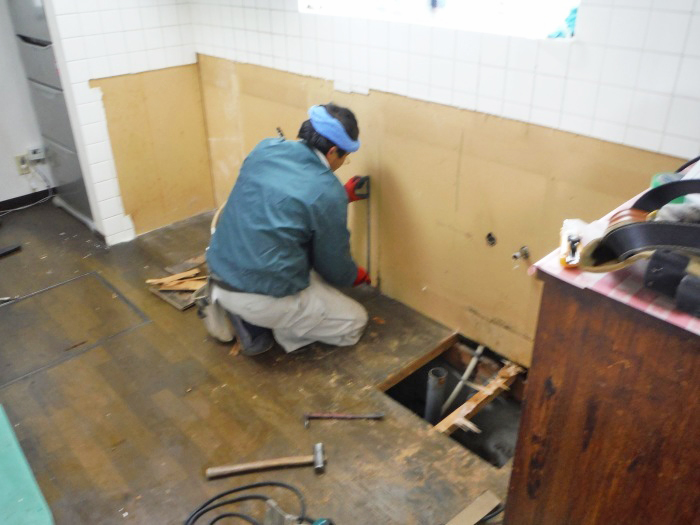 千葉市の内装リフォーム　古くなった床・キッチンを明るく使いやすく