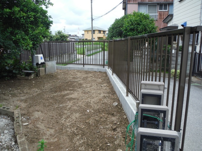 フェンス取付、境界杭