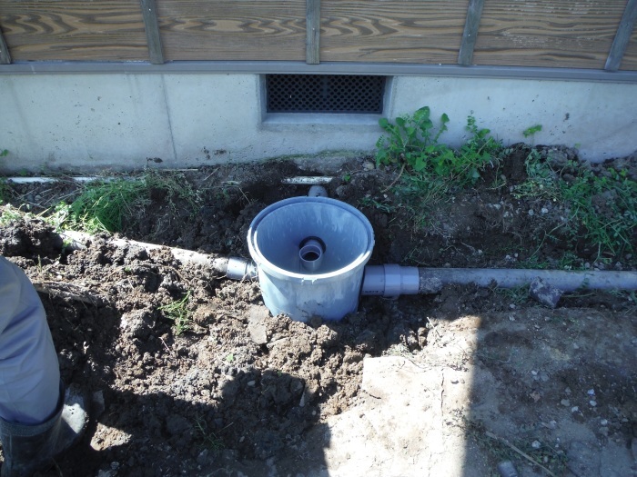 汚水マス取り換え中